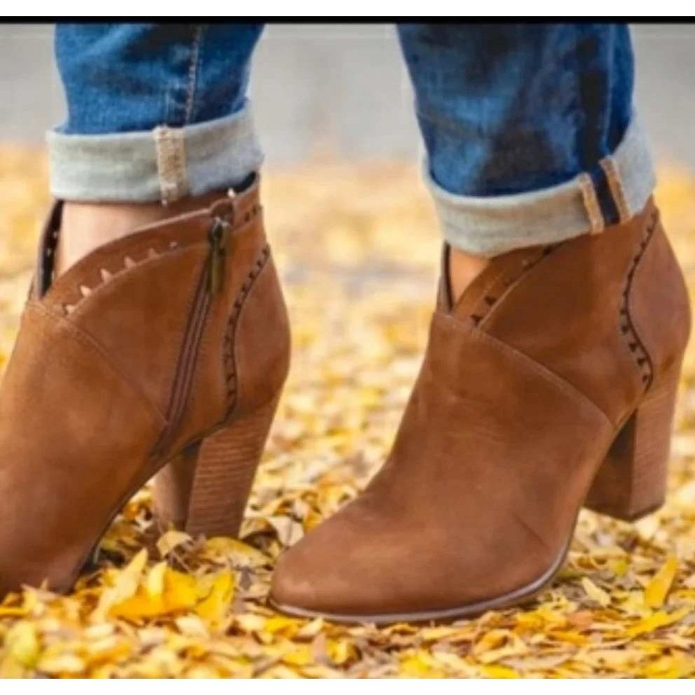 Vince Camuto Ankle Booties Women 8M Brown Suede Laser Cut Block Heel Western